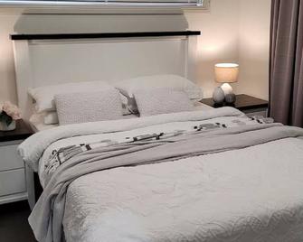 Adorable and Peaceful Unit - Fully Furnished - Traralgon - Bedroom