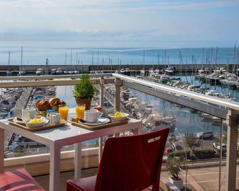 Ibis Budget Menton - Menton - Balcony