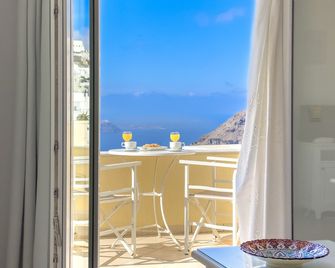 Reverie Santorini Hotel - Firostefani - Balcony