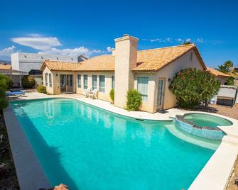 Luxury 1900 Sq Ft House Huge 46 Ft Pool & Hot Spa - North Las Vegas - Piscina