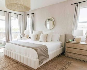 Mediterranean Modern Steps to Beach Dining w Spa - Carlsbad - Phòng ngủ