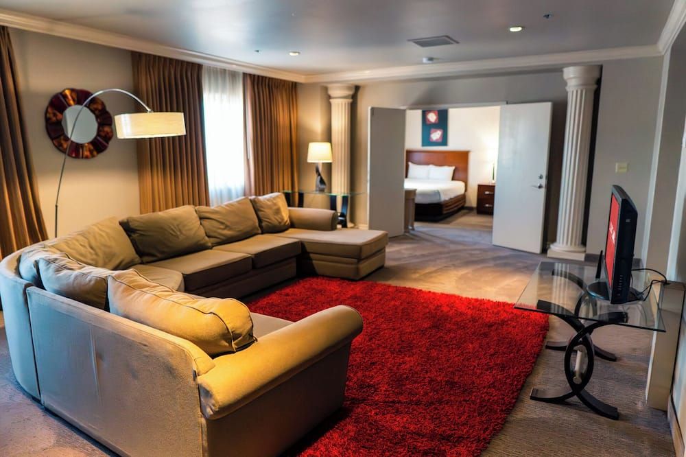 أريزونا تشارلز ديكاتور