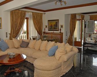 Villa Elegant - Kato Assos - Living room