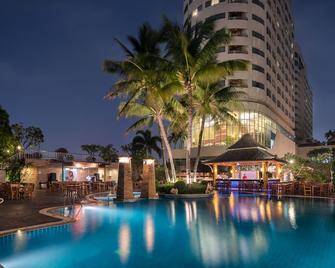 Prince Palace Hotel Bangkok - בנגקוק - בריכה