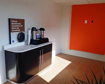 Motel 6 Baltimore Downtown - Baltimore - Lobby