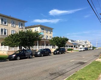 Great Place right on the beach!! - Belmar