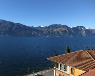 Garda Family House - Brenzone