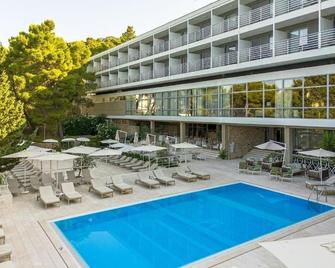 Bluesun Hotel Maestral - Brela - Pool