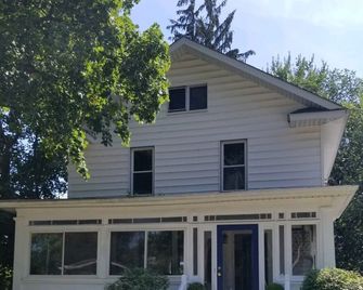 Comfy Updated Historic Gem Pets Ok 3b Vibrant Area - Painesville - Gebäude
