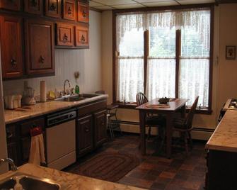 Central Pennsylvania Shoff-Read Century Farmhouse Vacation Rental - Curwensville - Kitchen