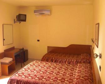 Hotel Legnano - Legnano - Slaapkamer