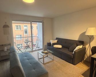 Bunker Retreat•essen Trade Fair-Self Check-in-5p-Wifi - Essen - Living room