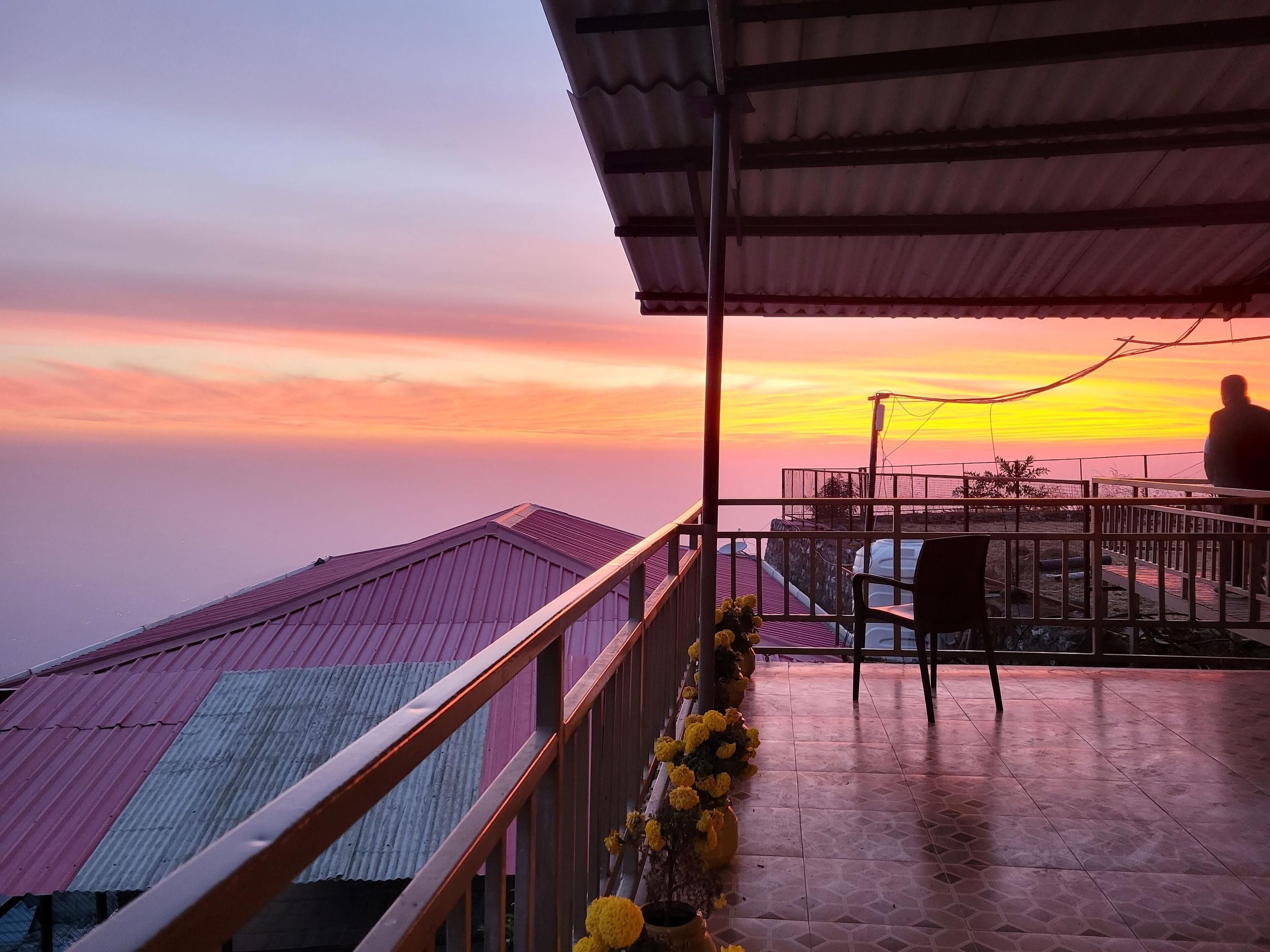 Saiva Hill Resort - מוסורי - מרפסת