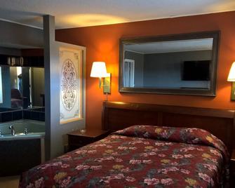 Economy Inn Motel - Marshalltown - Bedroom