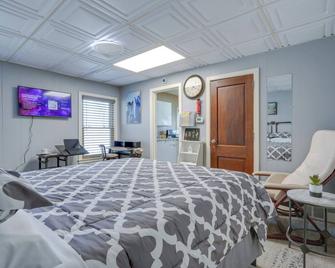 Cozy Kalamazoo Studio, 4 Mi to Downtown Area! - Kalamazoo