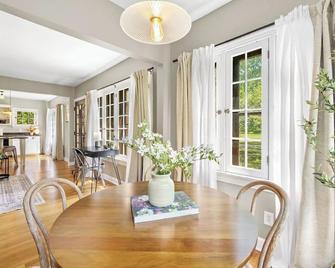 The Knocking Bird- Mins To Cle Clinic - Cleveland Heights - Dining room