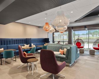 Tru by Hilton Lincoln East - לינקולן - טרקלין