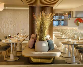 Suite Hotel Fariones Playa - 蒂亞斯 - 卡門港 - 餐廳