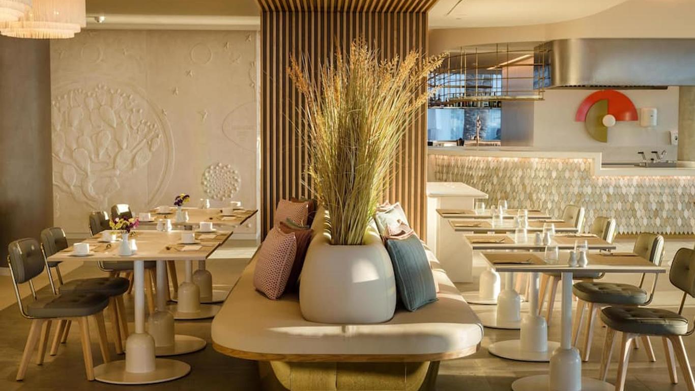 Plus Fariones Suite Hotel