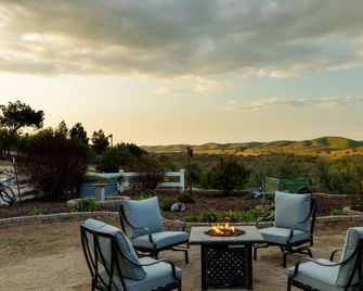 Olive Ranch by AvantStay Enjoy Sunsets over the Valley 4.5 Acre Ranch Home - El Paso de Robles - Patio