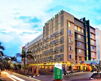 Royal Palm Hotel & Conference Center Cengkareng - Jakarta - Building