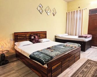 Jai Villa Homestay - Prayagraj - Bedroom