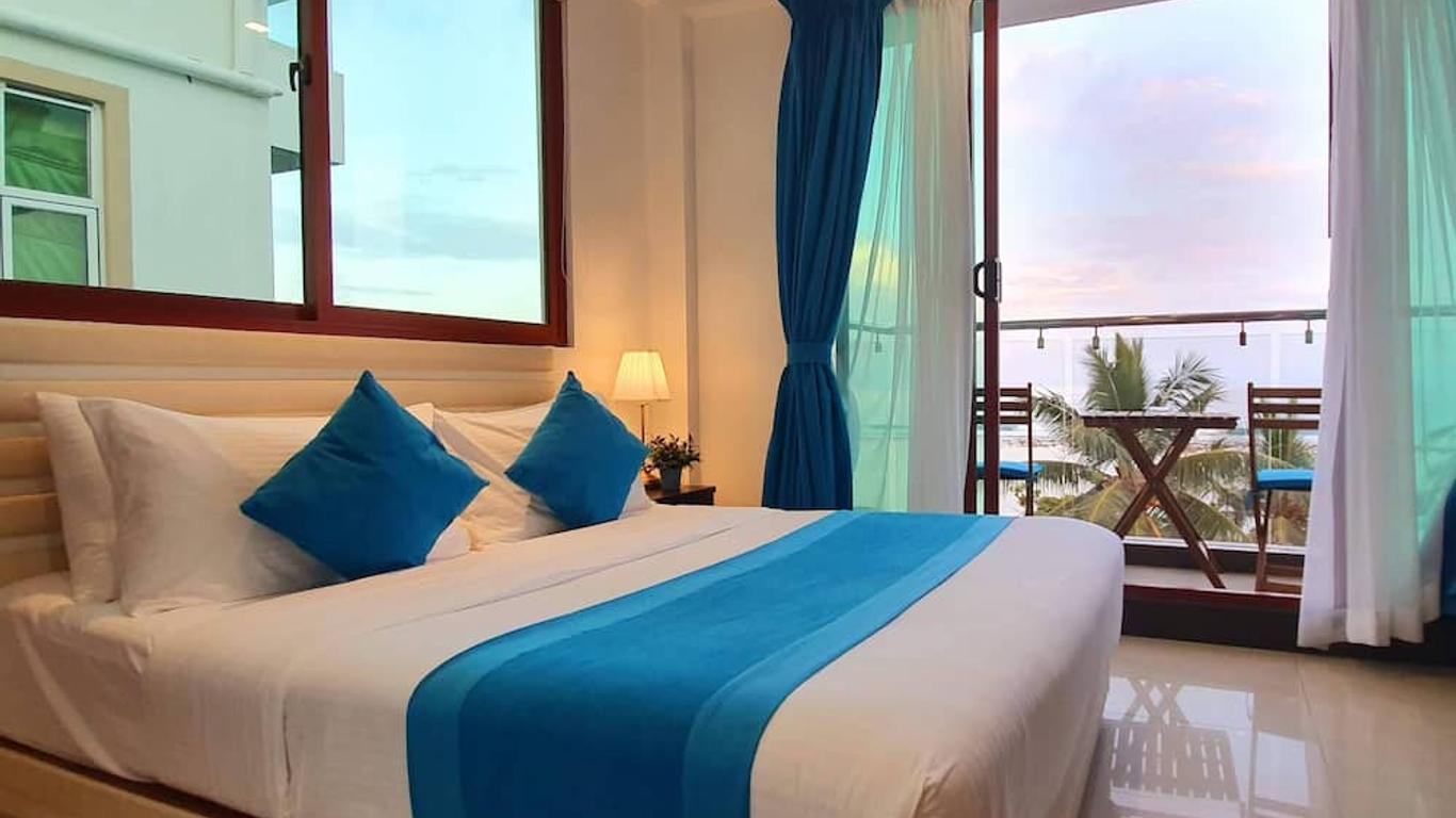 هوفان بيتش هوتل آت هولومالي