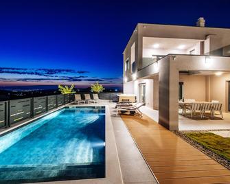 Villa Maluja - Sukošan - Pool