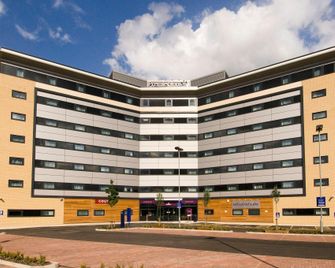 Premier Inn Manchester Airport - M56/J6 Runger Lane North - Hale (Trafford) - Edificio