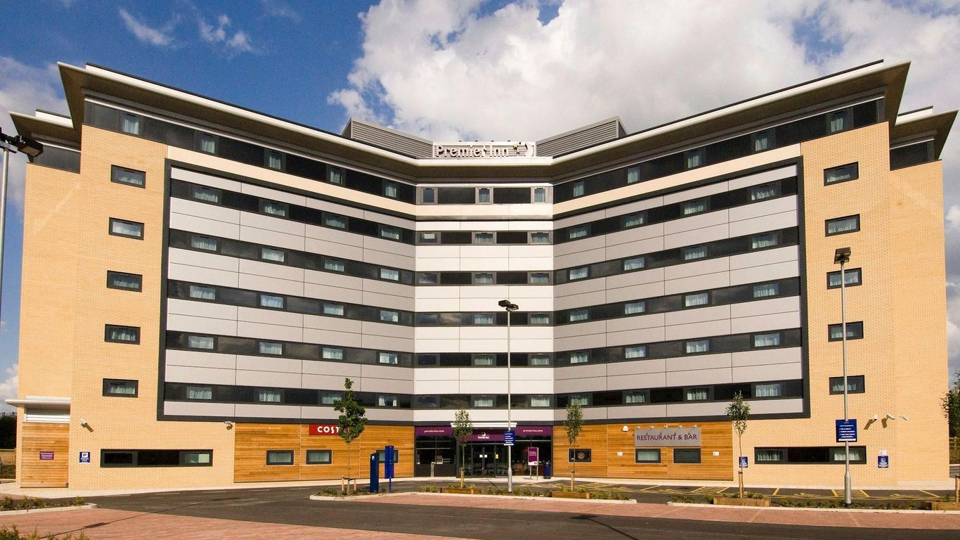Premier Inn Manchester Airport - M56/J6 Runger Lane North