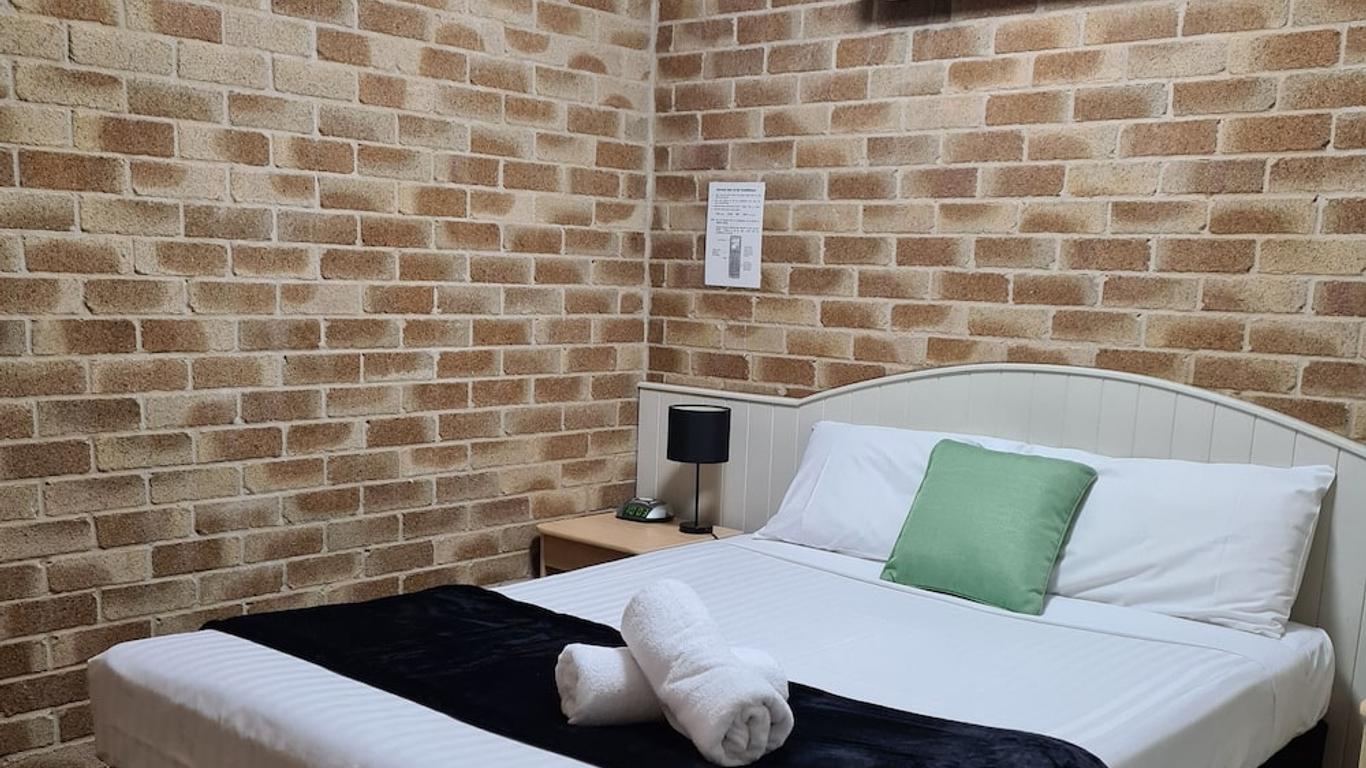 Country Gardens Motor Inn