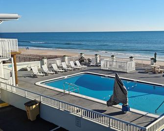 Oceanfront Inn and Suites - Ormond Beach - Pool