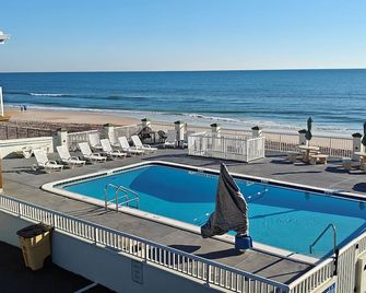 Oceanfront Inn and Suites - אורמונד ביץ' - בריכה