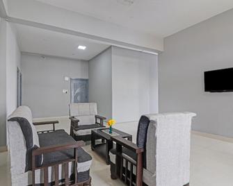 Townhouse De Alphabet - Hyderabad - Sala de estar