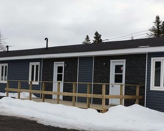 Torrent River Inn - Hawkes Bay - Building