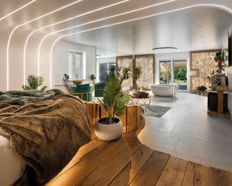 Aphrodites Group - Windermere