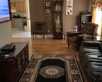 The Playhouse 2br/ 2ba - West Babylon - Living room