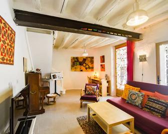 Holiday Home Au Soleil Joyeux by Interhome - Chissay-en-Touraine - Wohnzimmer