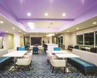 La Quinta Inn & Suites by Wyndham Dallas Northeast-Arboretum - Garland - Restaurace