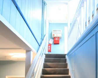 The Cliff House - Brisbane - Stairs