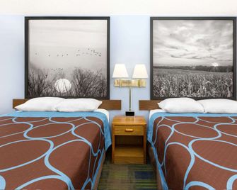 Super 8 by Wyndham Columbus - Columbus - Schlafzimmer