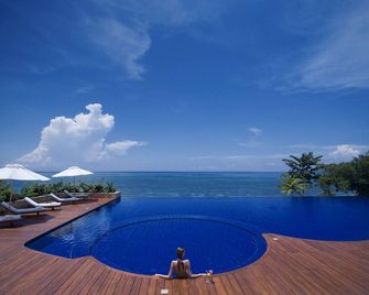 Eskaya Beach Resort and Spa - Panglao - Piscine