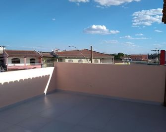 Apt. Coxipó region, great location. - Cuiabá - Balkon