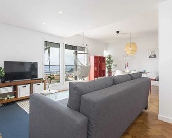 Pina I by An Island Apart - Funchal - Wohnzimmer