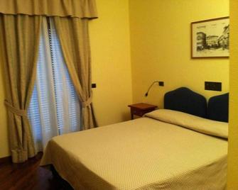 Hotel Il Cigno - Perugia - Makuuhuone