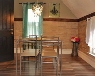 City Pads - Grand Forks - Jadalnia