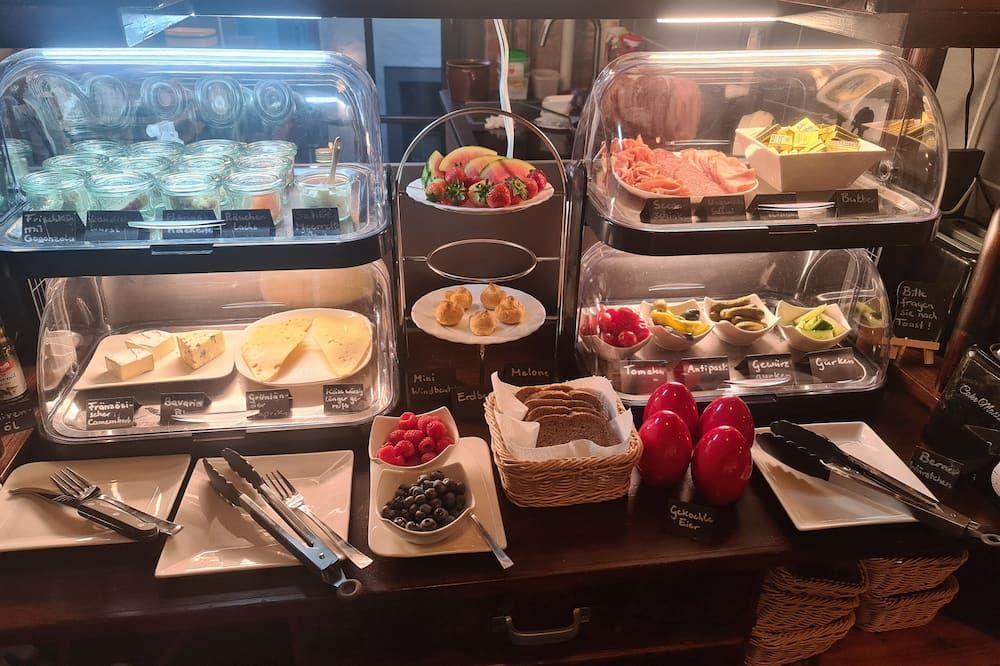 Hotel b&b altes hinterhäusel - Freiberg - Buffet