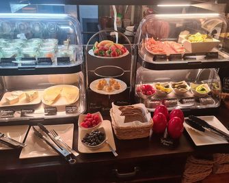 Hotel b&b altes hinterhäusel - Freiberg - Buffet