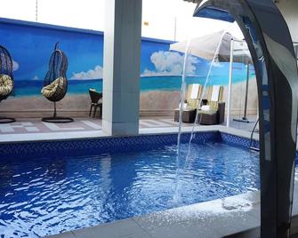 Pearlwort Hotel and Suites - Lagos - Pool