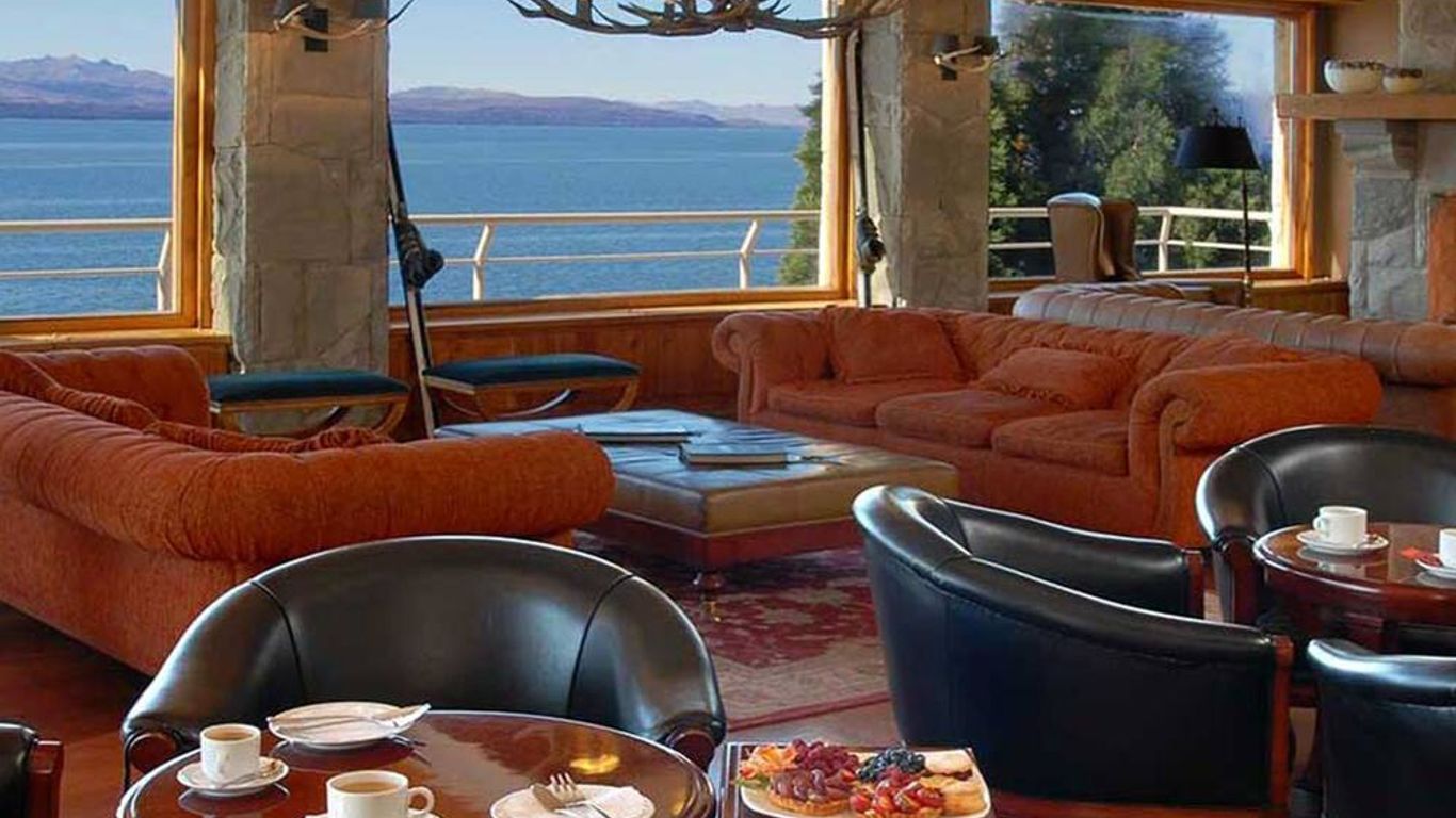 Cacique Inacayal Lake Hotel & Spa